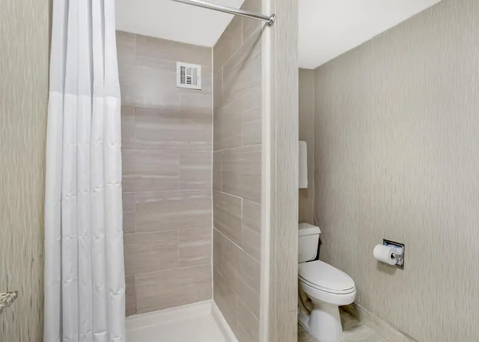 Western North Hotel 3*